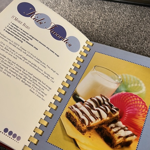 Favorite Brand Name 3 books in 1 Cookies, Bars and Muffins Cookbook Spiral - Picture 12 of 16